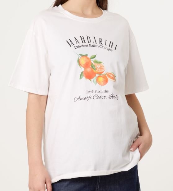 T-Shirt Mandarin i Vit från Caramelle Fashion - framsida | Lilla Hem