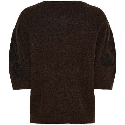 Brun stickad cardigan sedd bakifrån med tre fjärdedels ärmar | I SAY | Lilla Hem