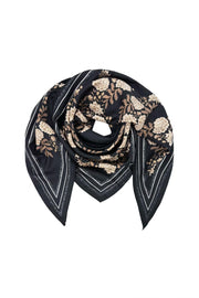 Svart scarf med beige blommigt tryck och vita kantlinjer, vikt och presenterad framifrån mot vit bakgrund | BEST ANGEL | Lilla Hem