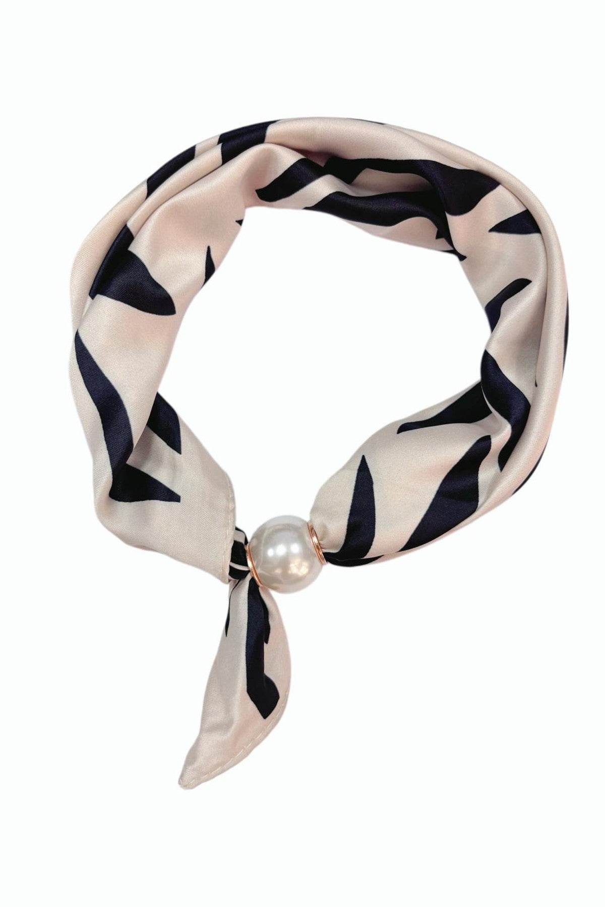 Scarf i beige och marinblått mönster med pärldetalj, fotograferad platt mot vit bakgrund | BEST ANGEL | Lilla Hem