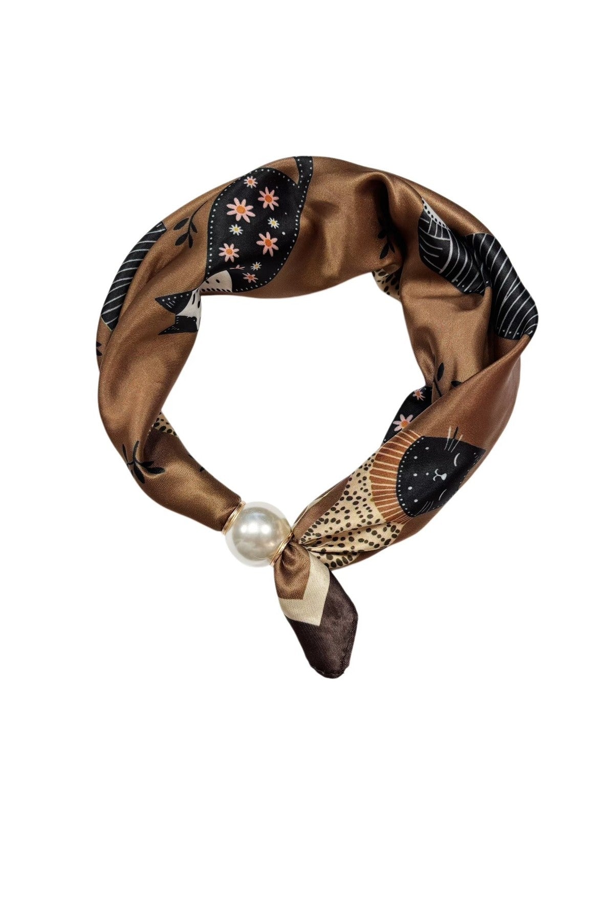 Scarf i kamelbrunt och svart med blommigt tryck, fastsatt med pärlknapp | BEST ANGEL | Lilla Hem