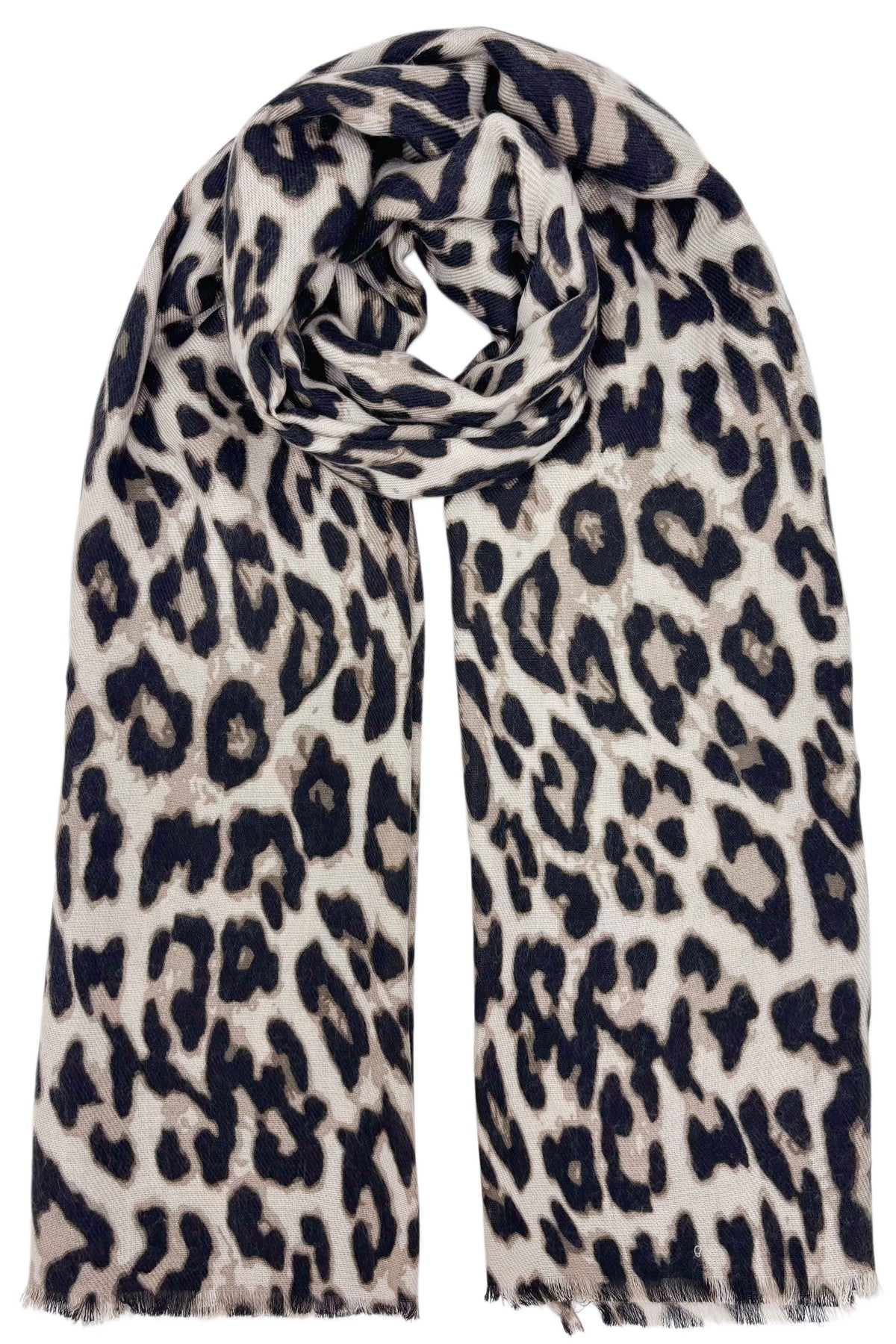 Scarf med leopardmönster i marinblått och beige, utspridd på vit bakgrund | BEST ANGEL | Lilla Hem