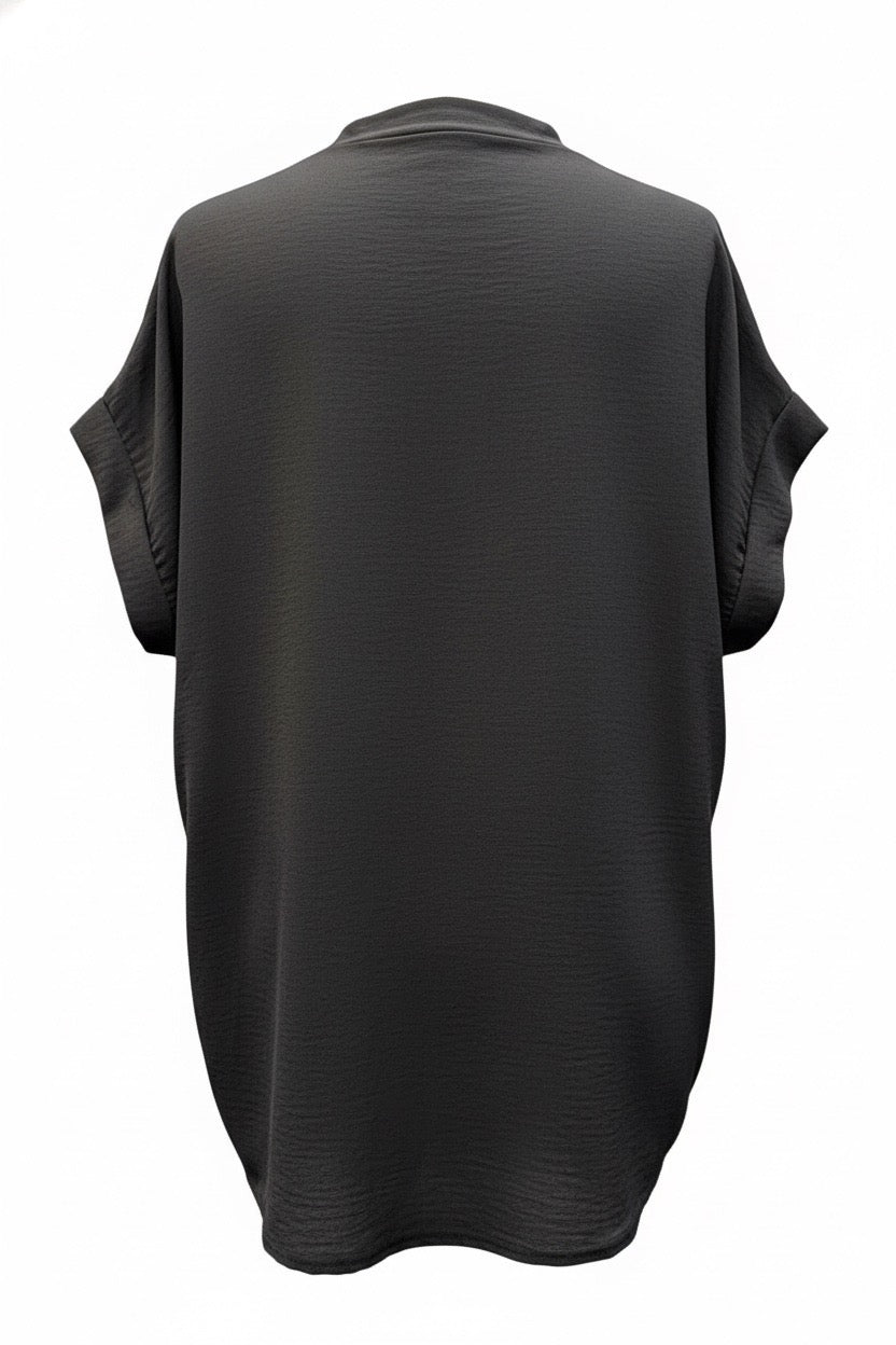 Svart topp med djup V-ringning - Lilla Hem