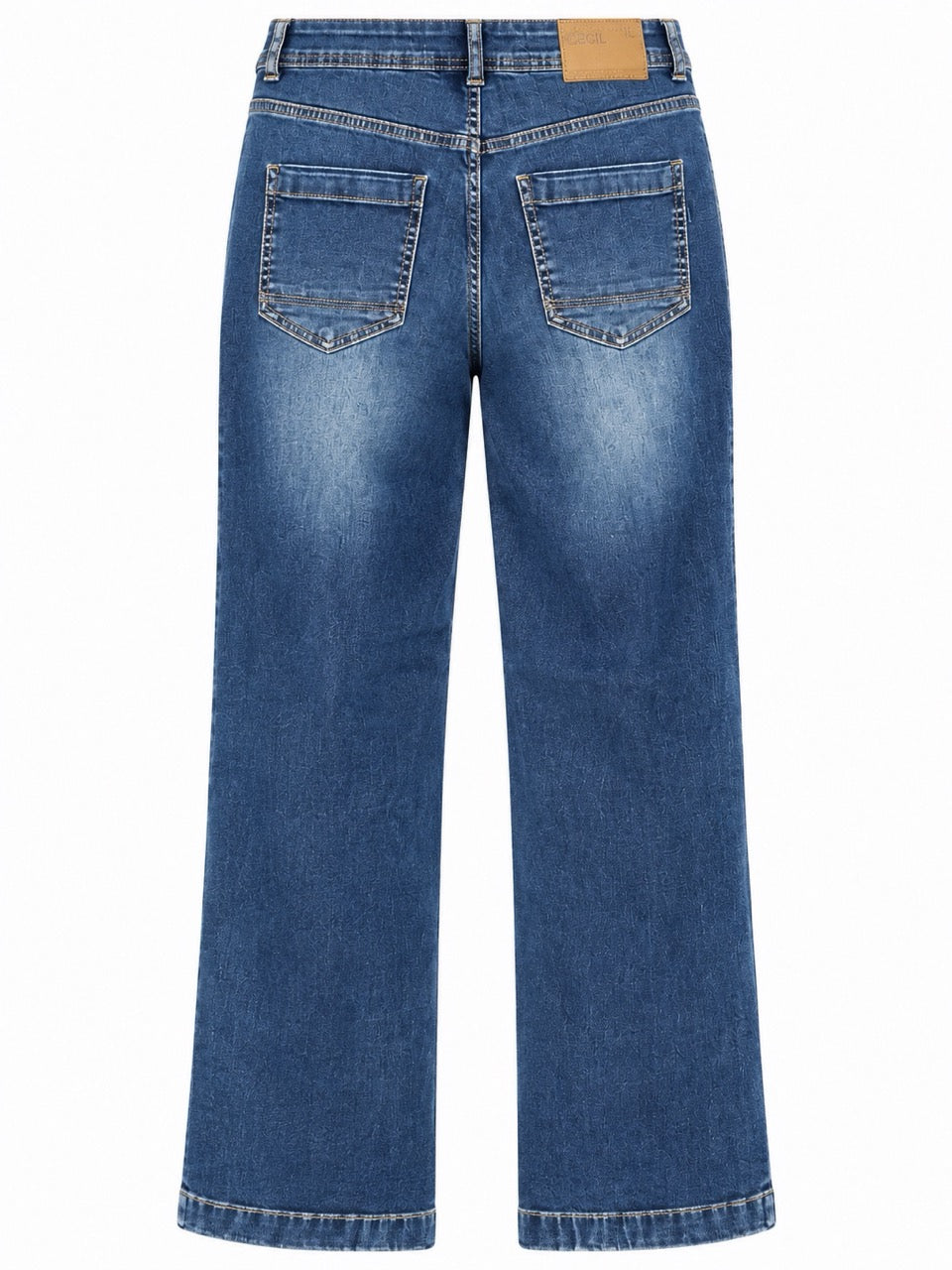 Jeans sett bakifrån med vida ben, påsydda bakfickor och ljusslitet denimtyg | Cecil | Lilla Hem