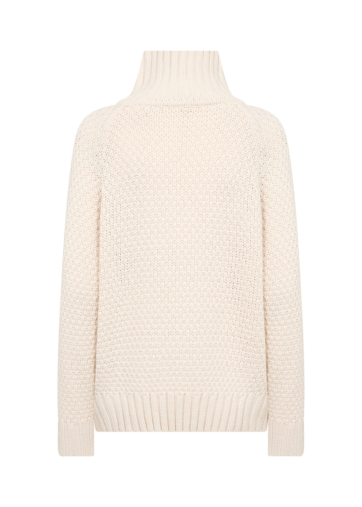 Polotröja i grovstickad beige ull visad bakifrån mot vit bakgrund | Soya Concept | Lilla Hem